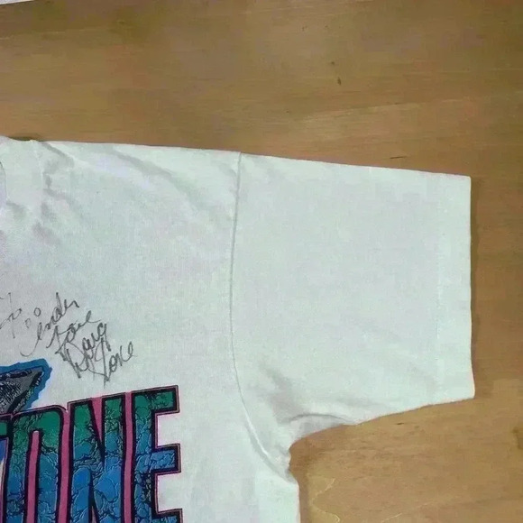 Vintage 1991 Doug Stone on Tour T-shirt SIGNED size Large country artist - Picture 6 of 8